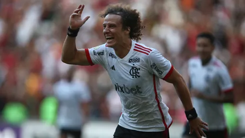 RIO DE JANEIRO, BRAZIL – JUNE 02: David Luiz of Flamengo celebrates after scoring the team´s third goal during the match between Vasco da Gama and Flamengo as part of Brasileirao 2024 at Maracana Stadium on June 2, 2024 in Rio de Janeiro, Brazil. (Photo by Wagner Meier/Getty Images)