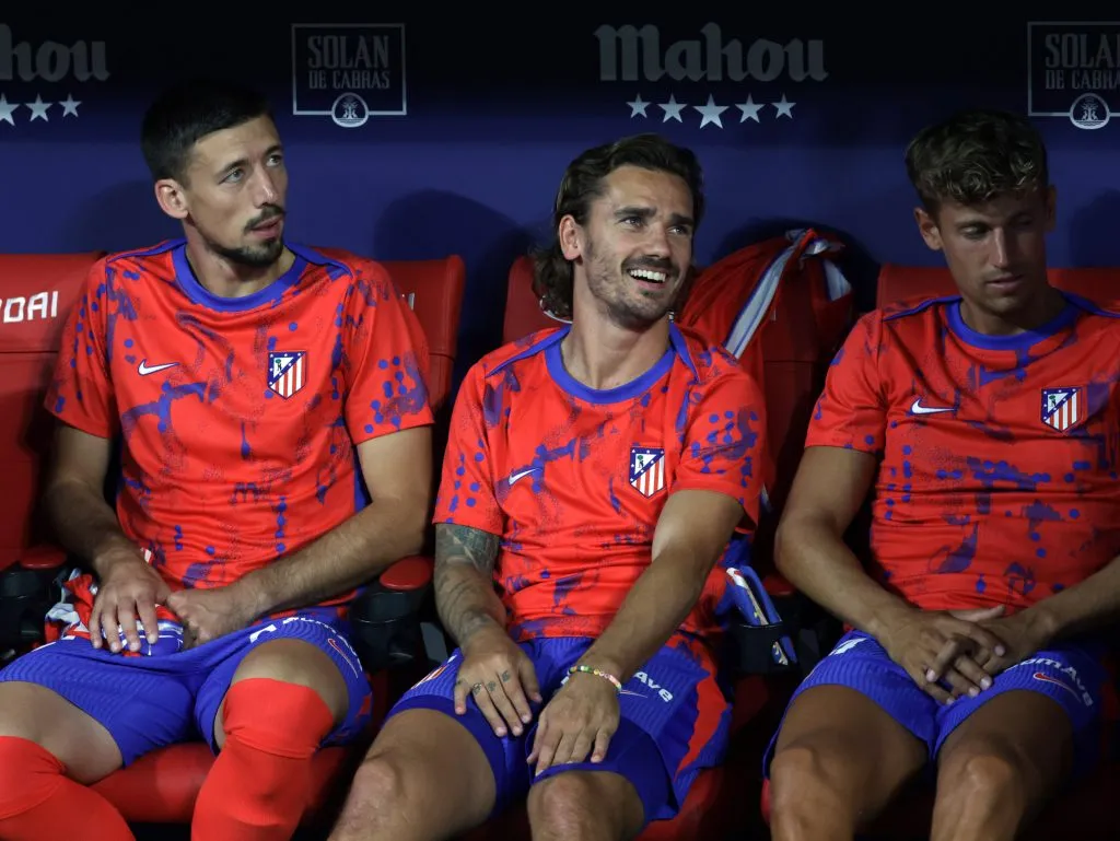 Lenglet ao lado de Griezmann, no Atlético de Madrid. Foto: IMAGO /&nbsp;AOP.Press