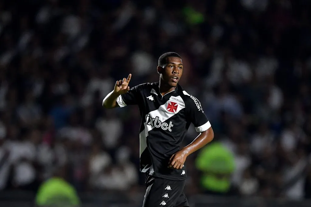 Rayan durante partida do Vasco, em São Januário. Foto: Thiago Ribeiro/AGIF