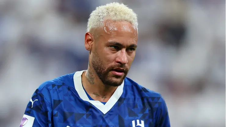 Neymar decide voltar ao Santos em janeiro e clube pode anunciar 'pacote' com Ganso e mais dois craques (Photo by Yasser Bakhsh/Getty Images)