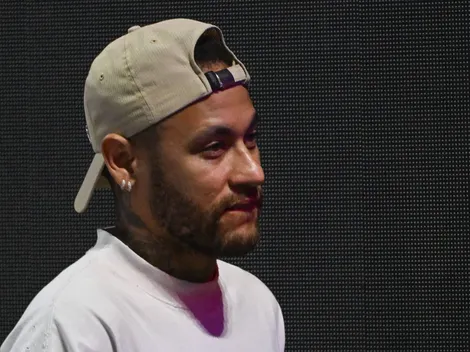 Jorge Jesus comunica Neymar que não conta com camisa 10