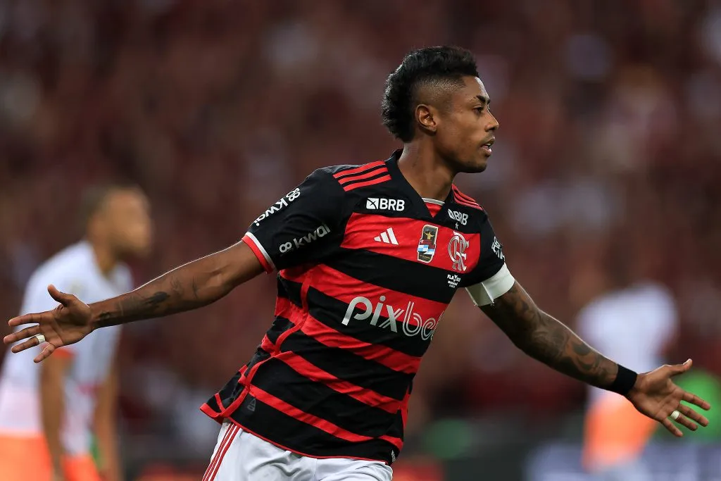 Bruno Henrique pode deixar o Fla (Photo by Buda Mendes/Getty Images)