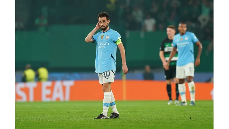 Bernardo Silva em campo pelo City (Photo by Gualter Fatia/Getty Images)