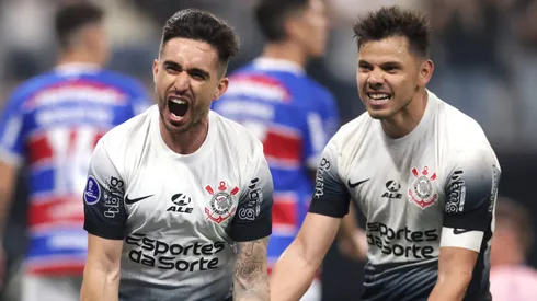 Jogador do Corinthians aceita assinar com clube do exterior e aguarda proposta para transferência. (Photo by Alexandre Schneider/Getty Images)