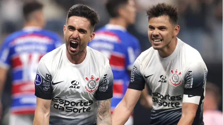 Jogador do Corinthians aceita assinar com clube do exterior e aguarda proposta para transferência. (Photo by Alexandre Schneider/Getty Images)