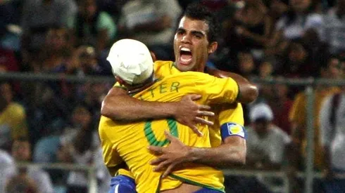 Ex-jogador da Seleção Brasileira voltou ao futebol profissional e vai jogar na 7ª divisão da Inglaterra.