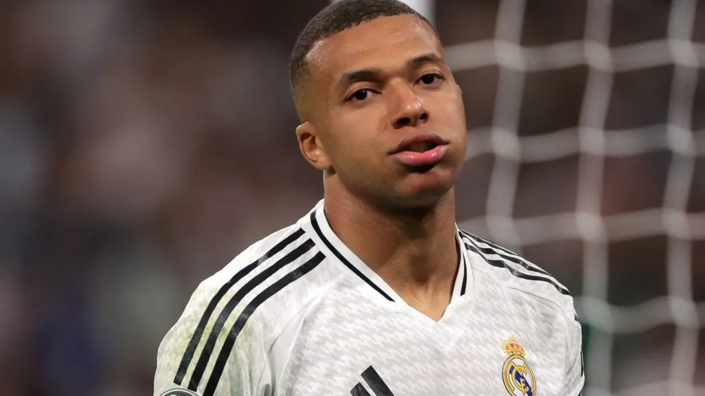 Mbappé foi criticado e torcida do Real Madrid questionou sua permanência no time. foto: IMAGO / Sportimage