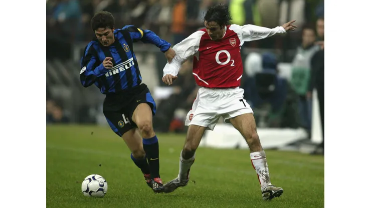 Inter de Milão e Arsenal se enfrentaram em grande duelo de 2003, pela Liga dos Campeões (Foto: Alex Livesey/Getty Images)