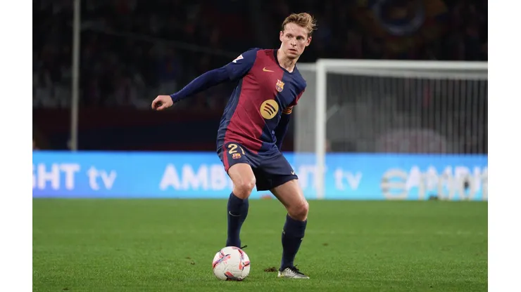 de Jong em campo no confronto entre Barcelona e Espanyol, no dia 03 de novembro de 2024. (Action Plus Sports Images / Alamy Stock Photo)