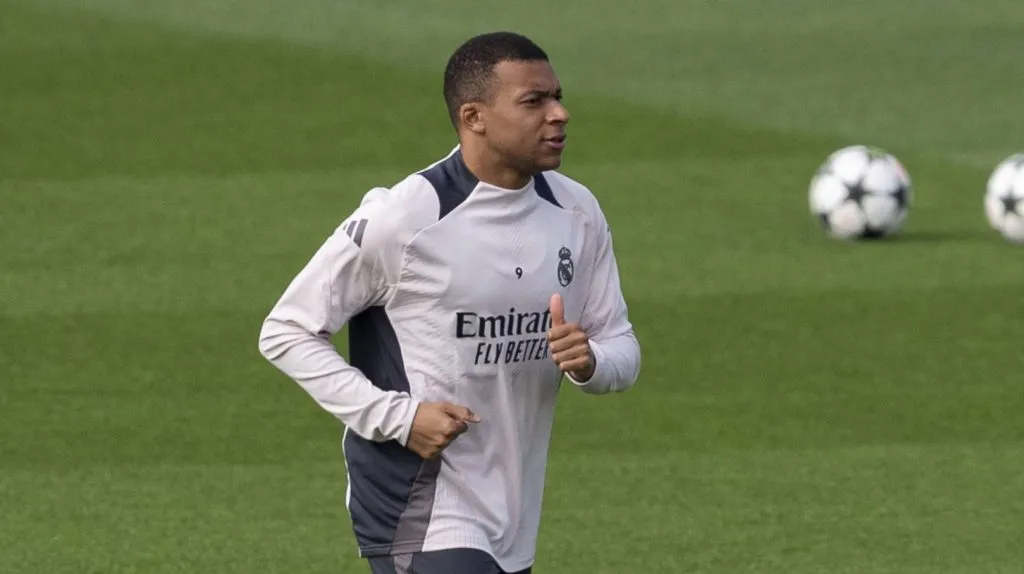 Mbappé treinando em Valdebebas (IMAGO Alberto Gardin)