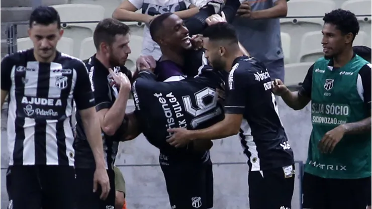 O Corinthians busca reforçar seu setor ofensivo e segue acompanhando de perto o desempenho de Pulga, que tem contrato com o Ceará até o fim de 2025. (Foto: IMAGO / TheNews2)