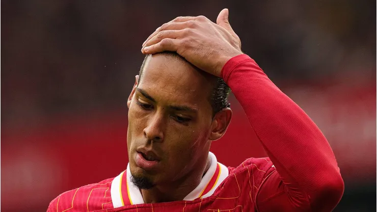 O Liverpool está de olho no jovem defensor Cristhian Mosquera, do Valencia, como um potencial substituto para Virgil van Dijk, que pode deixar o clube em breve. (Foto: IMAGO / NurPhoto)