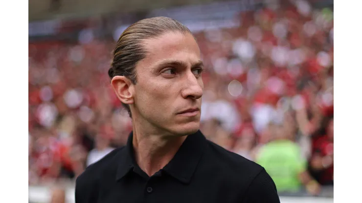 RIO DE JANEIRO, BRAZIL - OCTOBER 26: Filipe Luis coach of Flamengo looks on prior the Brasileirao 2024 match between Flamengo and Juventude as part of Brasileirao 2024 at Maracana Stadium on October 26, 2024 in Rio de Janeiro, Brazil. (Photo by Wagner Meier/Getty Images)