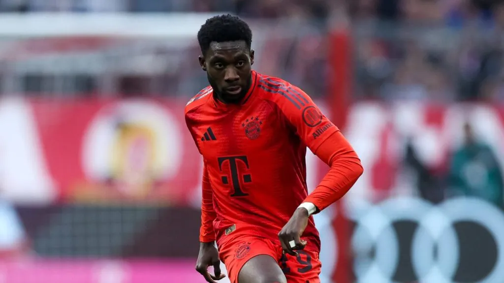 Alphonso Davies em ação pelo Bayern de Munique (IMAGO Revierfoto)