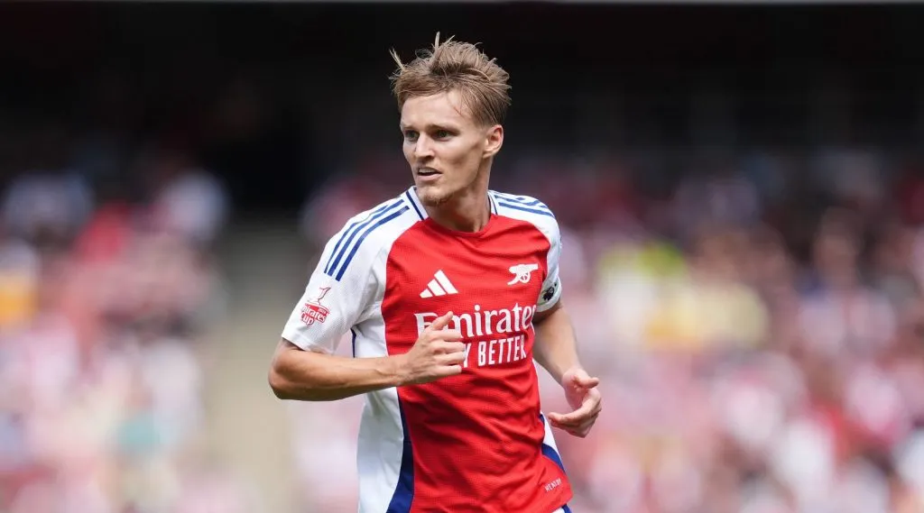 Odegaard em campo pelo Arsenal (IMAGO / PA Images)