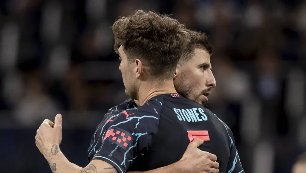 Rúben Dias e John Stones pelo Manchester City (IMAGO ZUMA Press Wire)