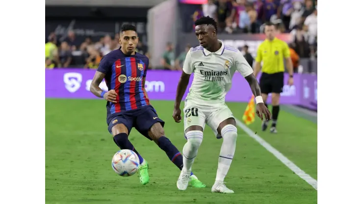 Raphinha e Vini Jr, destaques de Barcelona e Real Madrid (Foto: Ethan Miller/AFP)