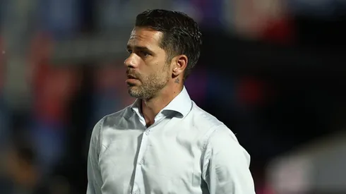 Fernando Gago, treinador do Boca Juniors, planeja mudanças no elenco, incluindo a possível saída do lateral peruano, enquanto a diretoria busca substitutos como Lucas Blondel. (Foto: IMAGO / PHOTOxPHOTO)