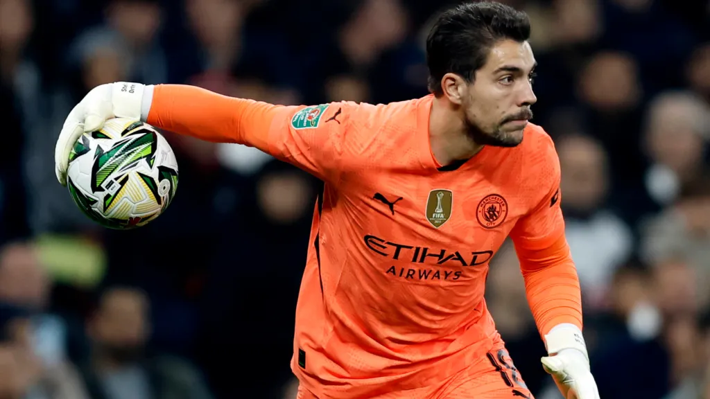 Stefan Ortega em partida pelo Manchester City (Foto: IMAGO / Sportsphoto)