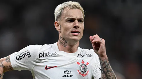 Al-Rayyan aceita vender Roger Guedes ao Corinthians com uma condição. Foto: IMAGO / Sports Press Photo