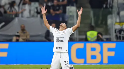 MG - BELO HORIZONTE - 08/07/2023 - BRASILEIRO A 2023, ATLETICO-MG X CORINTHIANS - Murillo jogador do Corinthians comemora vitoria ao final da partida contra o Atletico-MG no estadio Mineirao pelo campeonato Brasileiro A 2023. Foto: Gilson Lobo/AGIF