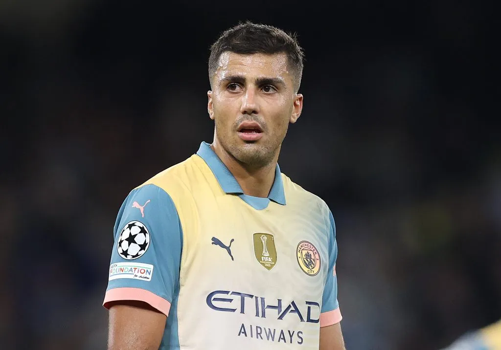 Rodri, em ação pelo Manchester City. Ele deve renovar seu contrato. Foto: IMAGO /&nbsp;Crystal Pix