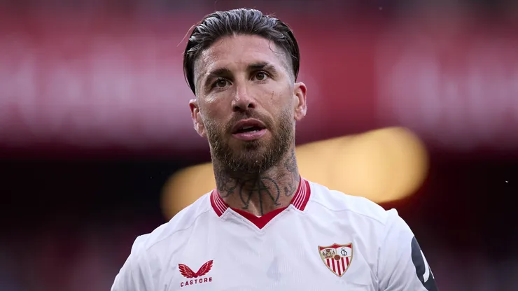 Sergio Ramos com a camisa do Sevilla.