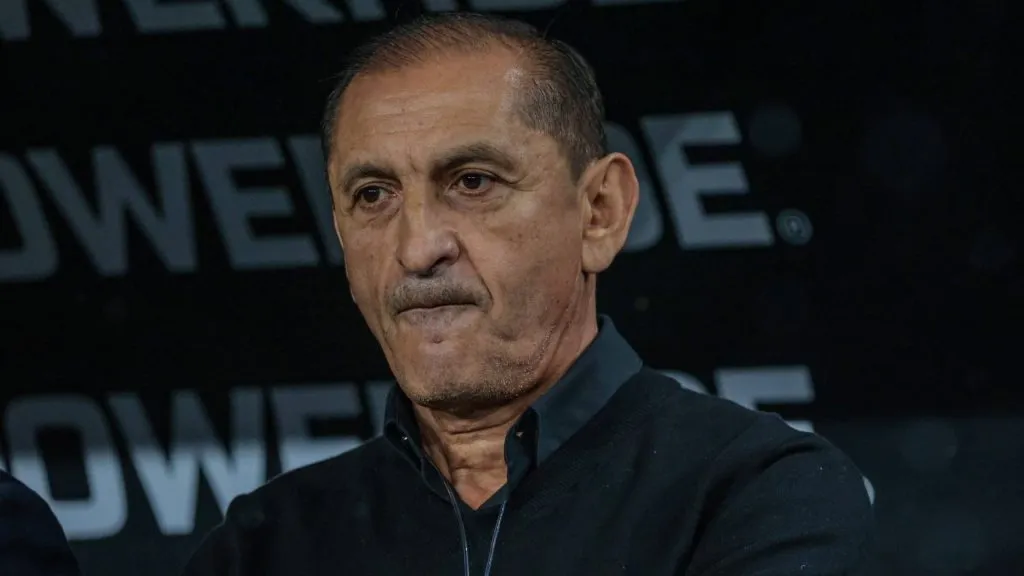 Ramón Díaz na eliminação do Corinthians da Sul-Americana.