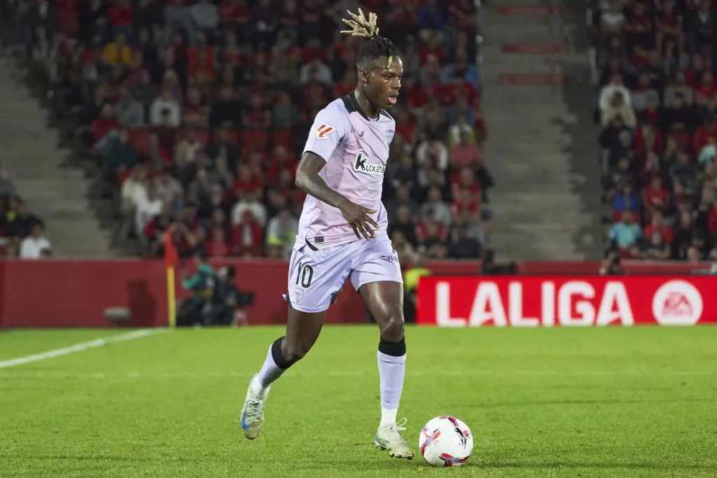 Nico Williams em campo pelo Athletic (Photo by Rafa Babot/Getty Images)
