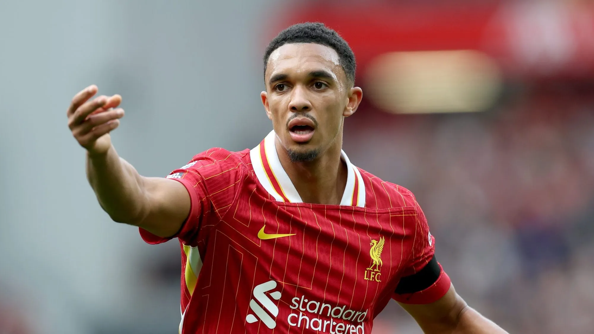 Arnold deve deixar os Reds (Photo by Carl Recine/Getty Images)