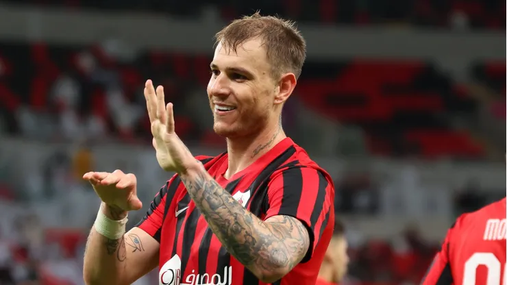 Flamengo terá que envolver titular em troca com o Al-Rayyan se quiser Róger Guedes. (Foto: Imago)