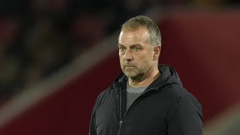 Hansi Flick pede novo reforço de peso para o Barcelona.