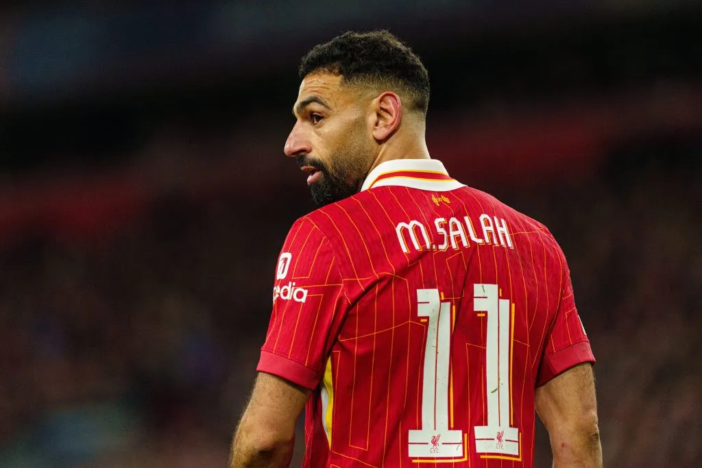 Mohamed Salah está ‘incomodado’ com pelo menos dois motivos com o Liverpool sobre sua renovação de contrato, segundo jornalista. foto: IMAGO / NurPhoto