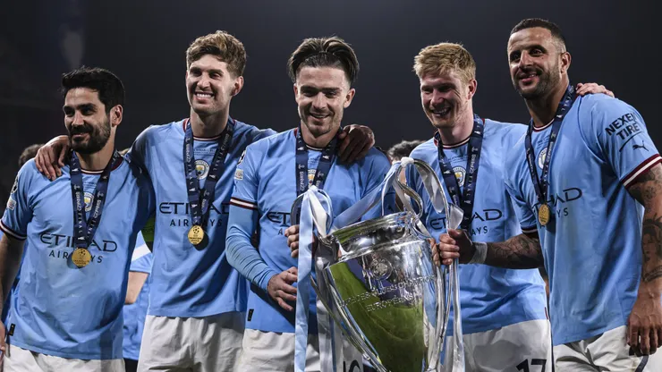 Jogadores do Manchester City. Diretoria identifica que Walker deveria ter saído antes. foto: IMAGO / Nicolo Campo