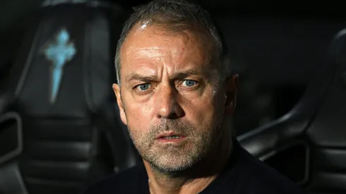 Barcelona cogita demitir Hansi Flick e faz sondagem por novo treinador (Photo by Octavio Passos/Getty Images)