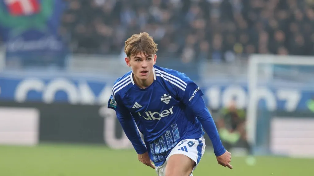 Nico Paz em campo na partida entre Como v Monza (IMAGO / LaPresse)