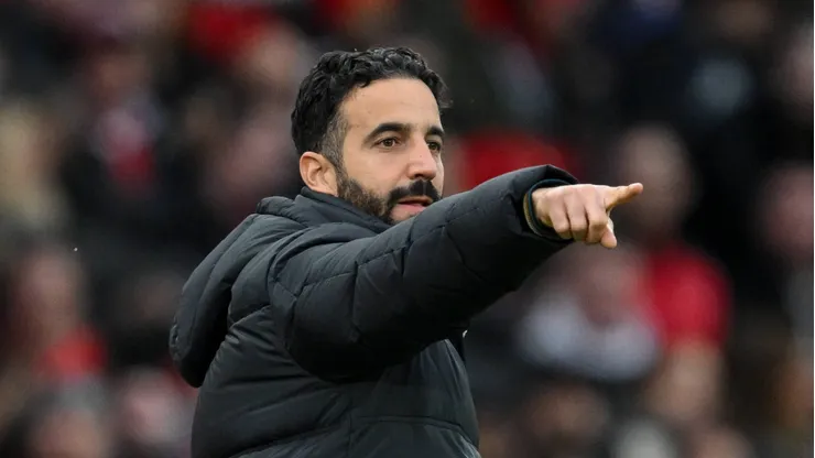 Manchester United anuncia reforço de R$ 422 milhões contra o Arsenal.