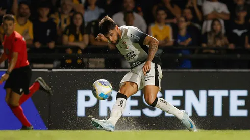 Yuri Alberto durante a partida entre Criciúma e Corinthians, no dia 30 de novembro de 2024. (Associated Press / Alamy Stock Photo)