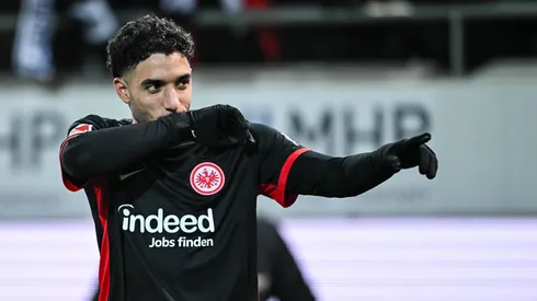 Omar Marmoush comemorando gol pelo Eintracht Frankfurt