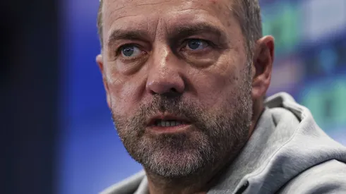 Hansi Flick, do Barcelona, anuncia reforço para voltar a vencer em La Liga.