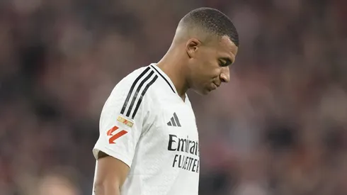 A temporada de Kylian Mbappé no Real Madrid tem sido marcada por dificuldades e uma série de erros significativos, com destaque para a perda de oportunidades claras de gol. (Foto: IMAGO / NurPhoto)