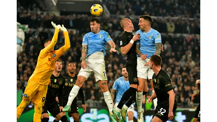Lazio e Napoli em duelo pela Copa da Itália (Foto: Marco Rosi - SS Lazio/Getty Images)