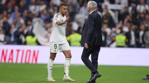 Mbappé e Carlo Ancelotti em partida pelo Real Madrid