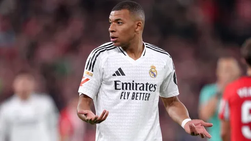 Ancelotti decide se Mbappé irá ou não para o banco de reservas no Real Madrid (Photo by Juan Manuel Serrano Arce/Getty Images)