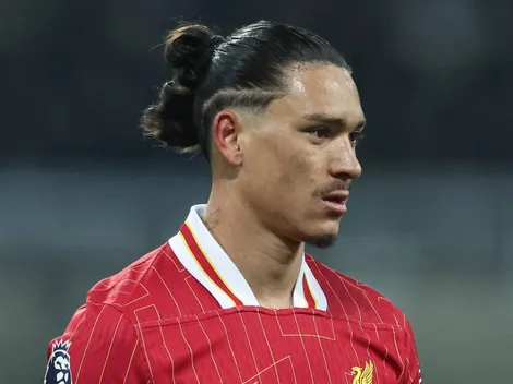 Torcida do Liverpool perde a paciência com Núñez