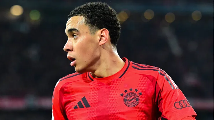 Jamal Musiala em ação pelo Bayern de Munique.