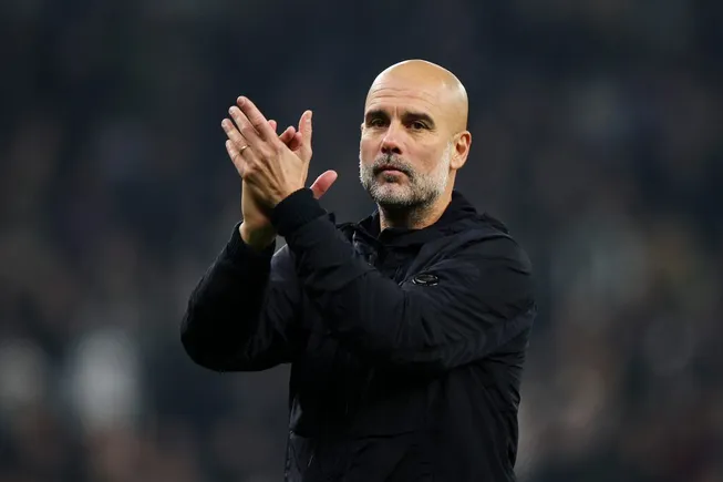 Rulani Mokwena, treinador do Wydad Casablanca admira Pep Guardiola no Manchester City e vai enfrentá-lo no Mundial de clubes. Foto: &nbsp;(Photo by Justin Setterfield/Getty Images)