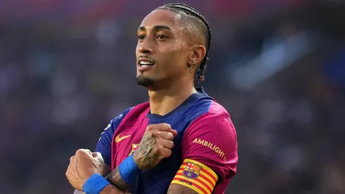 Gigante europeu aceita pagar R$ 571 milhões para tirar Raphinha do Barcelona (Photo by Alex Caparros/Getty Images)