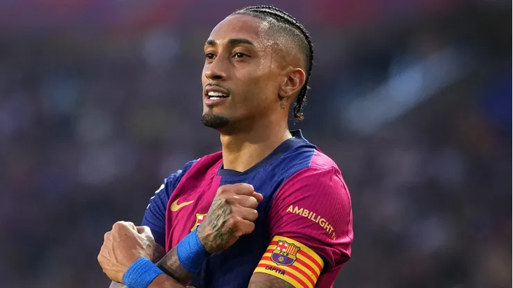 Gigante europeu aceita pagar R$ 571 milhões para tirar Raphinha do Barcelona (Photo by Alex Caparros/Getty Images)