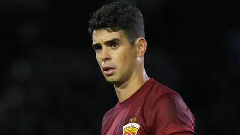 Gigante do Brasileirão sai na frente do Flamengo e abre conversas com Oscar (Photo by Masashi Hara/Getty Images)